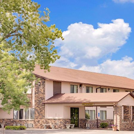 Super 8 By Wyndham Chariton Hotel Екстериор снимка