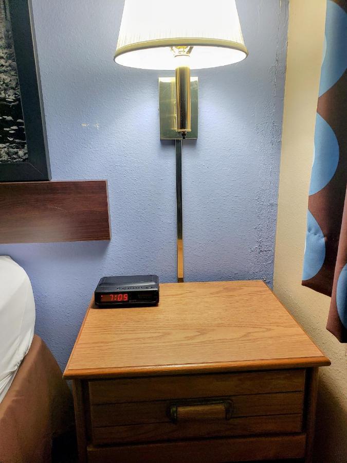 Super 8 By Wyndham Chariton Hotel Екстериор снимка