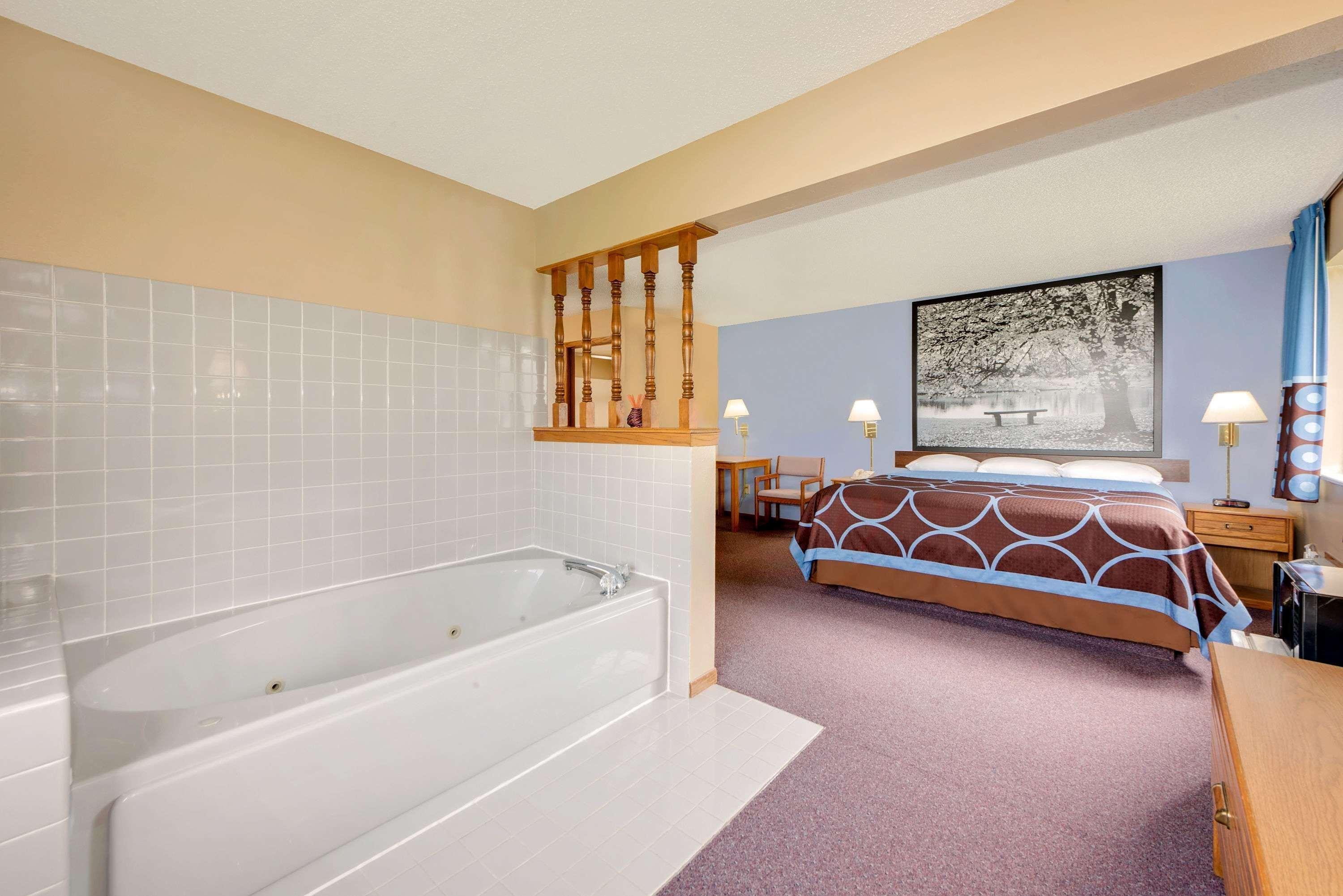 Super 8 By Wyndham Chariton Hotel Екстериор снимка